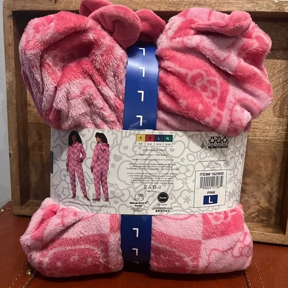 HELLO KITTY Women's One-Piece Pajama, ADULT LARGE 12-14, New - Picture 4 of 5